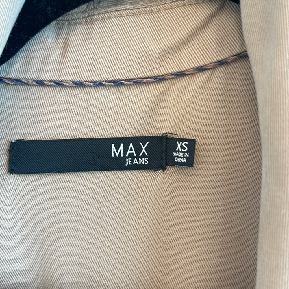 Light weight fall jacket - Picture 4 of 4